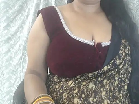 cute-priy online show from July 10, 2026, 5:40 am