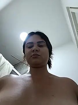 sexy-latin10 online show from April 5, 2026, 2:13 pm