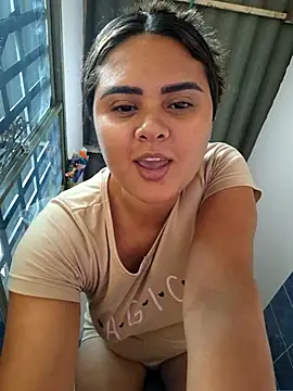 sexy-latin10 online show from November 28, 2025, 2:39 pm