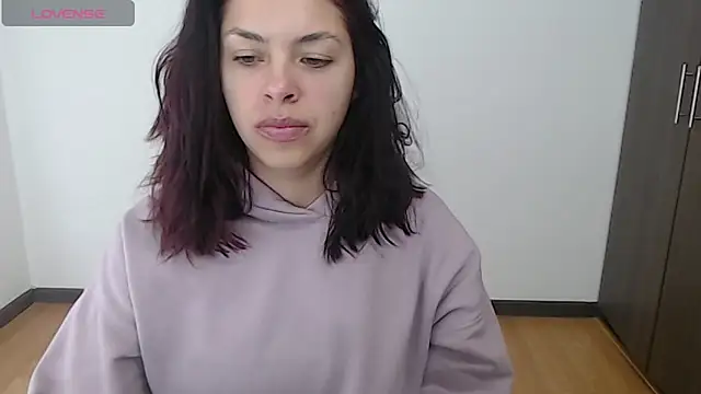 sofia xxx1 online show from November 28, 2025, 9:15 pm