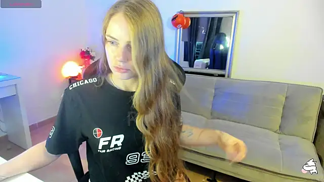 Piinkpandora online show from October 21, 2025, 5:23 pm