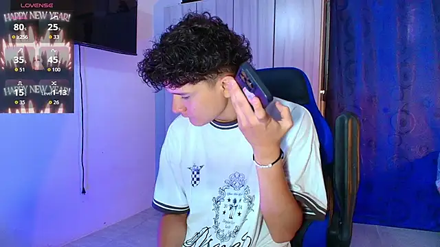 Snapshot of Nathan_Bluee chatting on January 8, 2026, 4:02 pm Nathan Bluee online show from January 8, 2026, 4:02 pm