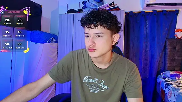 Snapshot of Nathan_Bluee chatting on February 11, 2026, 4:40 pm Nathan Bluee online show from February 11, 2026, 4:40 pm