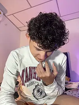 Snapshot of Nathan_Bluee chatting on October 31, 2025, 3:41 pm Nathan Bluee online show from October 31, 2025, 3:41 pm