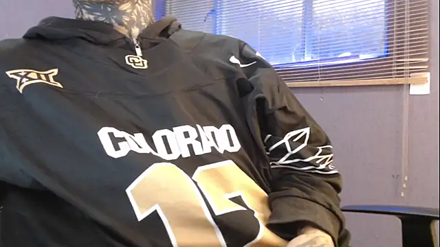 Snapshot of Andy_bapho chatting on December 17, 2025, 3:50 pm Andy bapho online show from December 17, 2025, 3:50 pm