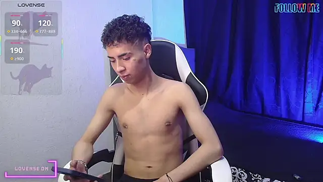 Snapshot of sexybat_twink chatting on October 5, 2025, 8:32 pm sexybat twink online show from October 5, 2025, 8:32 pm