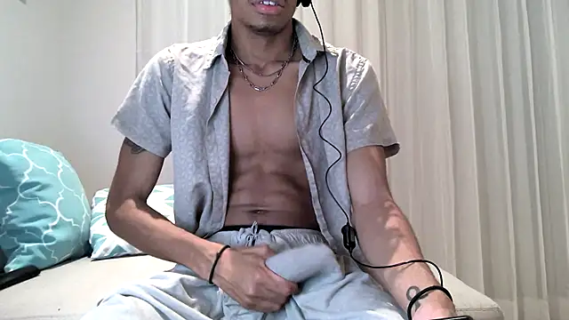 Skinnyblackman online show from February 5, 2026, 3:24 am