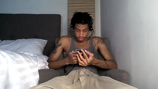 Skinnyblackman online show from May 7, 2026, 4:50 am