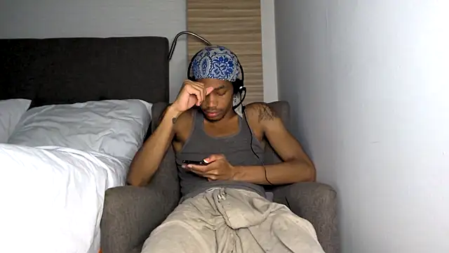 Skinnyblackman online show from May 1, 2026, 1:10 am