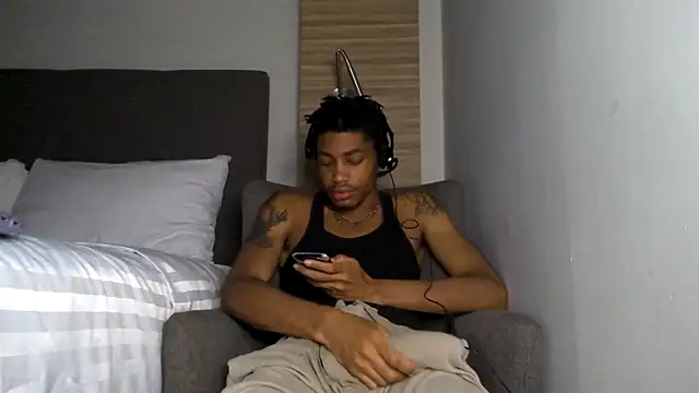 Skinnyblackman online show from May 6, 2026, 5:22 am