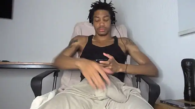 Skinnyblackman online show from June 7, 2026, 2:50 am