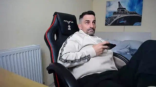 amydamarw online show from March 27, 2026, 9:32 am