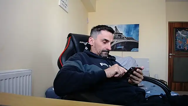 amydamarw online show from April 5, 2026, 6:42 am