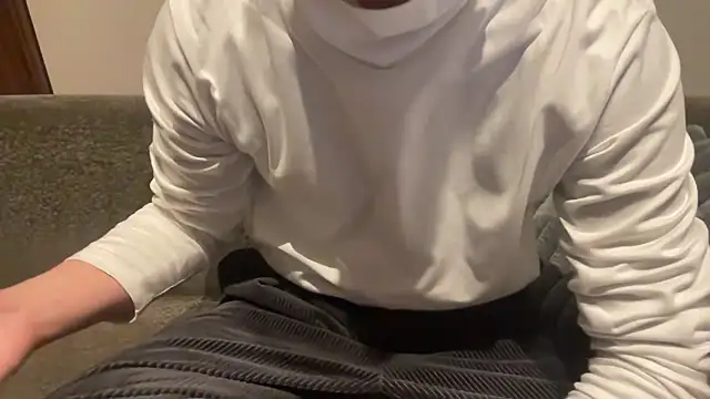 Snapshot of atom0407 chatting on January 12, 2025, 4:08 pm atom0407 online show from January 12, 2025, 4:08 pm