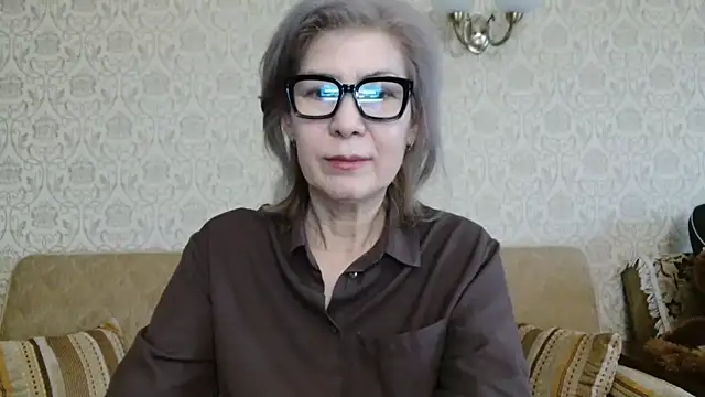 Elegant00Lady online show from November 4, 2025, 9:24 am