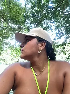 anaesca online show from November 3, 2025, 2:31 pm