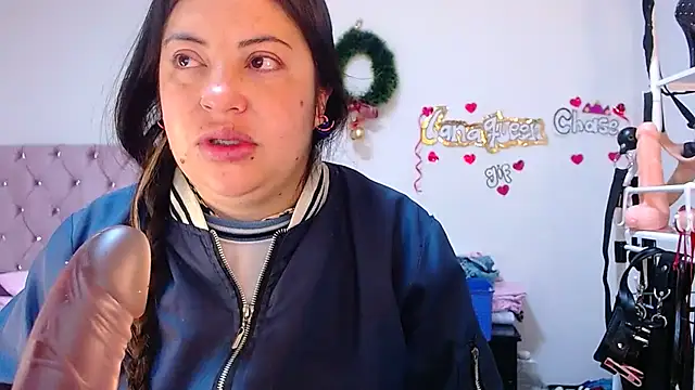 Snapshot of lanaqueen699 chatting on February 19, 2026, 12:13 pm lanaqueen699 online show from February 19, 2026, 12:13 pm