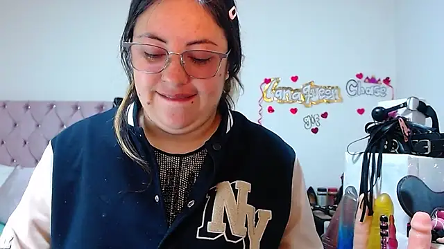 lanaqueen699 online show from September 22, 2025, 12:22 pm