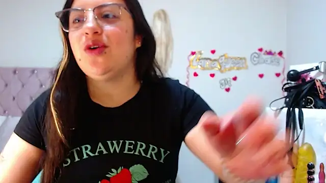 lanaqueen699 online show from September 25, 2025, 12:22 pm