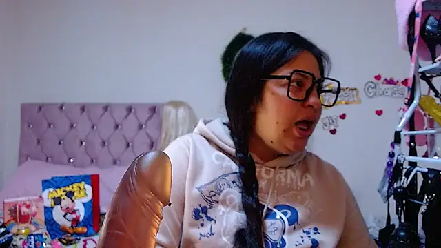 lanaqueen699 online show from March 11, 2026, 12:21 pm