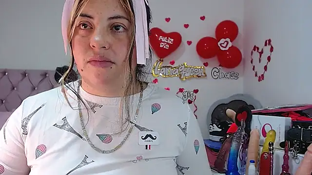 lanaqueen699 online show from March 21, 2025, 6:29 pm