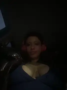 Snapshot of LunitaDollz chatting on November 28, 2025, 4:07 pm LunitaDollz online show from November 28, 2025, 4:07 pm