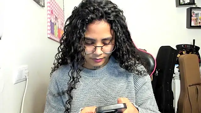 Snapshot of Ama_music chatting on February 19, 2026, 5:32 pm Ama music online show from February 19, 2026, 5:32 pm