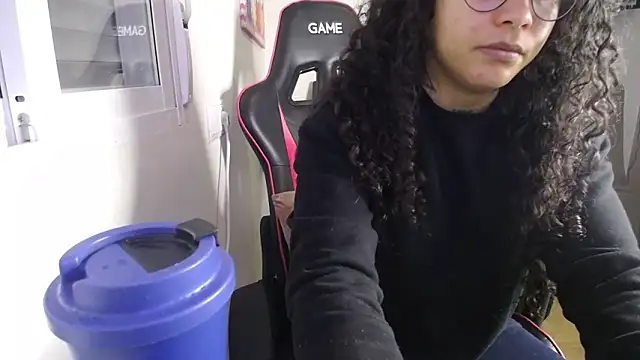 Snapshot of Ama_music chatting on February 1, 2026, 11:30 am Ama music online show from February 1, 2026, 11:30 am