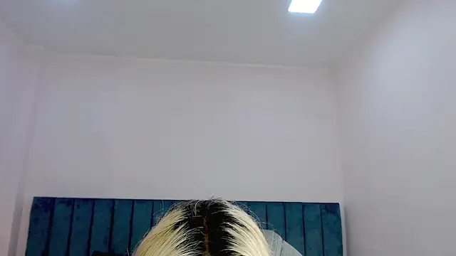 april bunnyy online show from March 17, 2026, 7:50 pm