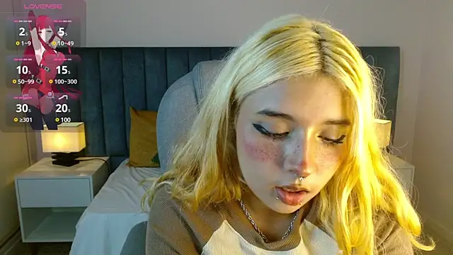 Snapshot of april_bunnyy chatting on March 4, 2025, 10:49 pm april bunnyy online show from March 4, 2025, 10:49 pm