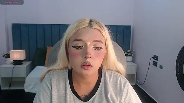 april bunnyy online show from May 14, 2026, 8:39 pm