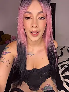 Snapshot of Melany_Luv chatting on January 9, 2026, 4:41 am Melany Luv online show from January 9, 2026, 4:41 am