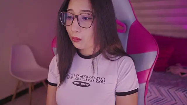 Snapshot of Sunny_flower_ chatting on January 7, 2026, 1:54 am Sunny flower online show from January 7, 2026, 1:54 am