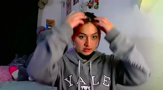 lucycherry   online show from March 7, 2025, 4:02 am