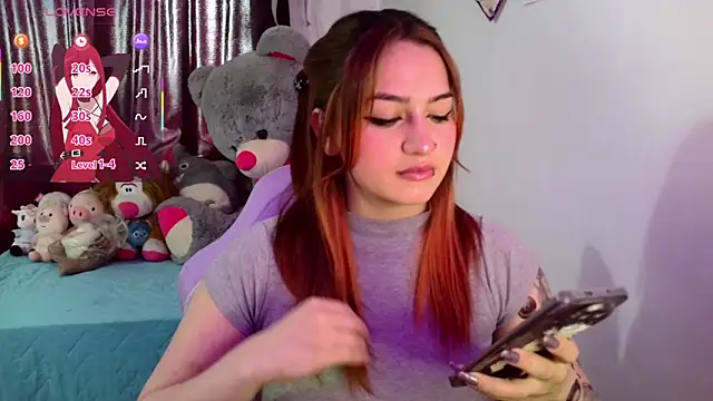 lucycherry   online show from December 4, 2025, 5:56 pm