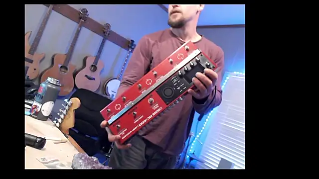 Snapshot of itsjameswebbscope chatting on February 15, 2026, 11:03 pm itsjameswebbscope online show from February 15, 2026, 11:03 pm