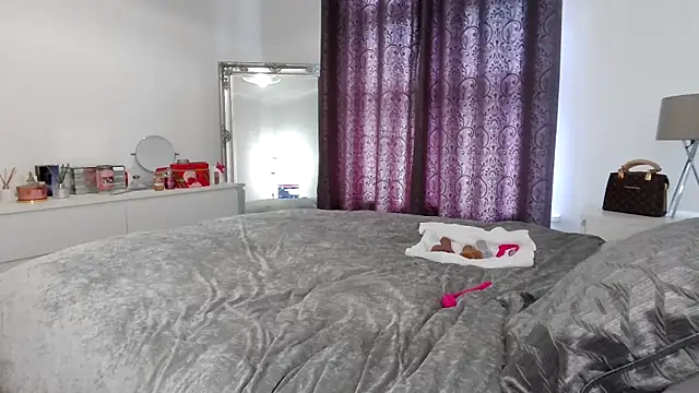 TanyaTaylor45 online show from February 10, 2026, 1:10 pm