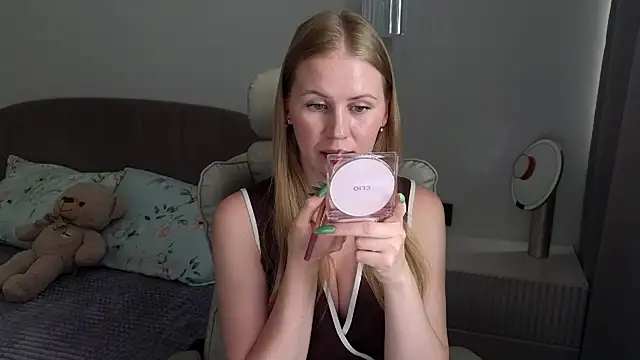IsabelAllen online show from July 8, 2026, 12:06 pm