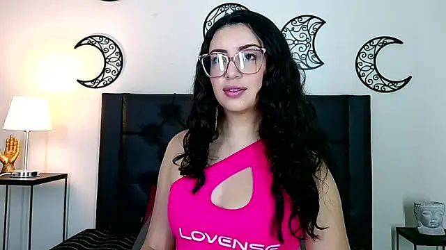 EvoletFMK online show from November 3, 2025, 3:48 pm