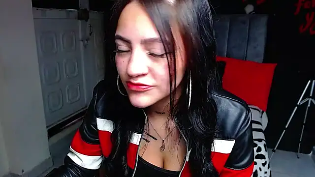 Violettasquirt online show from March 28, 2026, 1:34 pm