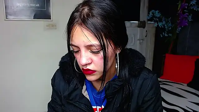 Violettasquirt online show from February 19, 2026, 2:58 pm