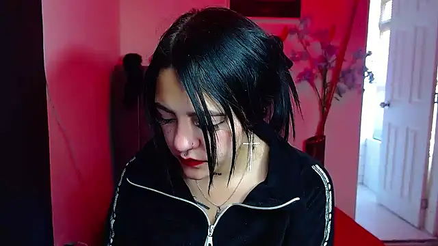 Violettasquirt online show from September 11, 2025, 3:23 pm