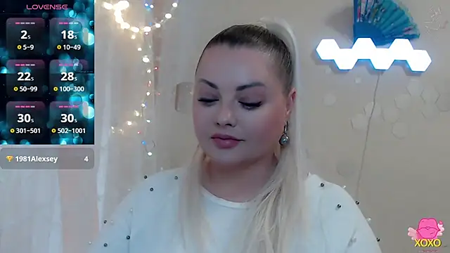 JewellKiss7 online show from May 16, 2026, 1:32 pm