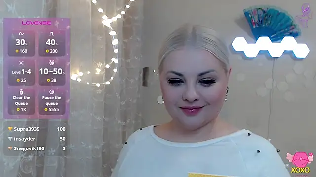 JewellKiss7 online show from December 4, 2025, 7:02 pm