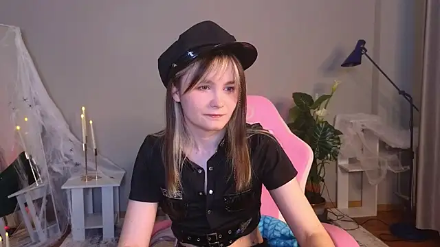 CiriRianonn online show from October 28, 2025, 4:35 am