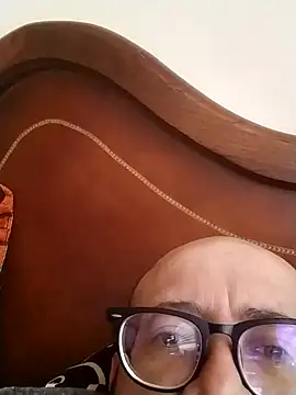 Snapshot of horfet chatting on October 18, 2025, 1:35 pm horfet online show from October 18, 2025, 1:35 pm