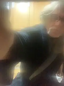 Snapshot of longhairjim chatting on March 4, 2025, 10:35 am longhairjim online show from March 4, 2025, 10:35 am