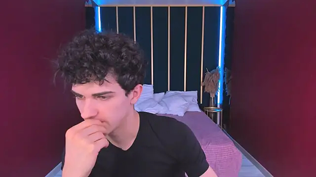 LarryProject online show from November 9, 2025, 9:08 pm