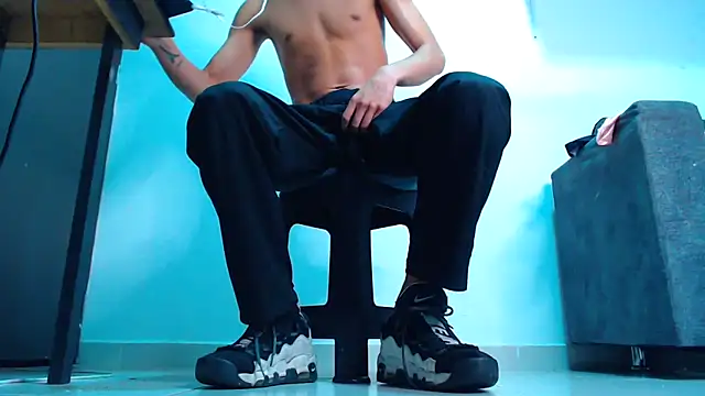 mastersmits online show from September 18, 2025, 2:36 am