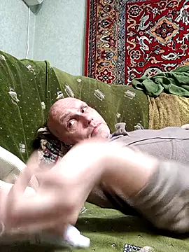 Pineapple04 online show from April 12, 2026, 5:16 pm